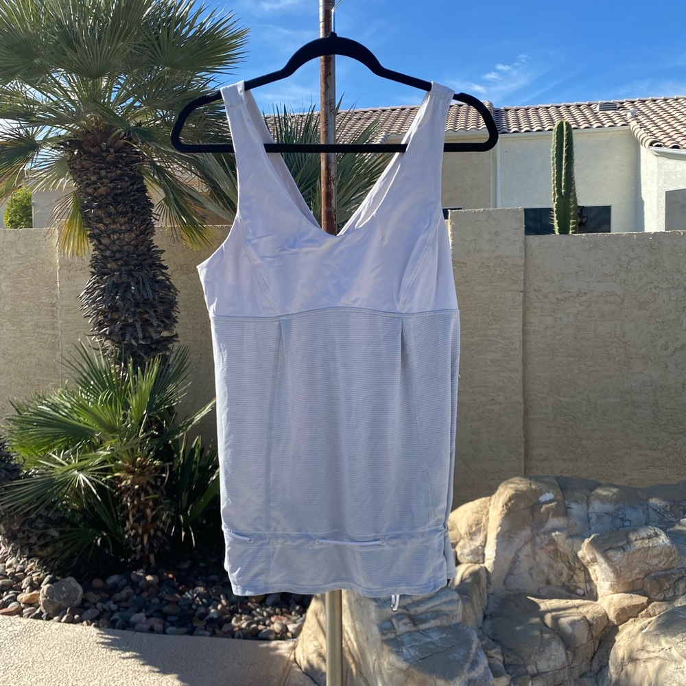 💛 Lululemon Athletic V Neck Tank Top M 💛